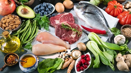 Ce este dieta low carb? Cum te poate ajuta să slăbești dacă renunți la carbohidrați