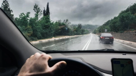 În care dintre situații este permisă depășirea. Una dintre întrebările-capcană din chestionarele auto