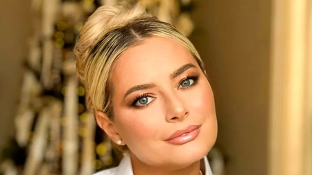 Laura Cosoi, apariție neașteptată în costum de baie! Arată senzațional la 43 de ani, după 4 nașteri