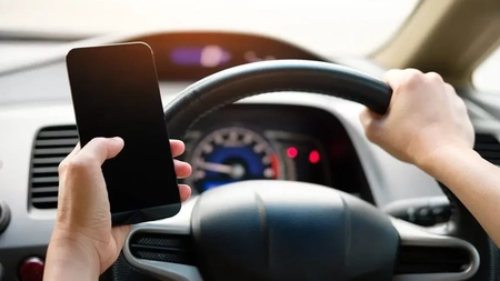 Schimbare majoră privind polița de asigurare! Se lansează primul RCA pe card 
