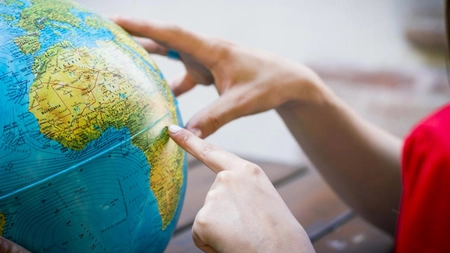 Scrisoare deschisă trimisă ministrului Educației, Daniel David! Profesorii de Geografie din Iași sunt împotriva eliminării disciplinei din curriculumul liceal: „Picătura care umple paharul”