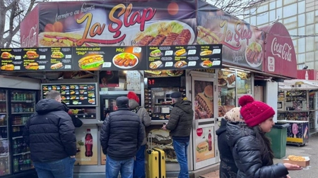 Aici a fost inventat „șlapul”, legenda sandviciurilor din Iași. Iată povestea din spatele celui mai vânat preparat de tip fast-food din tot orașul