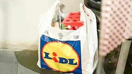 Un șofer de la CTP Iași a lăsat fără jucării mai mulți copii. O educatoare le-a uitat în autobuz, după ce le-a cumpărat din Jumbo: „Au luat o parte din lucruri. Îmi vine să plâng”