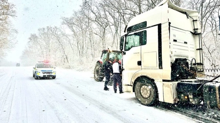 Cu ce viteză pot circula șoferii pe ninsoare. Când se poate suspenda permisul