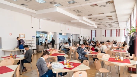 Burse de 1.500 de lei pentru studenții de la TUIASI! Aceștia vor munci la cantina din campusul „Tudor Vladimirescu”
