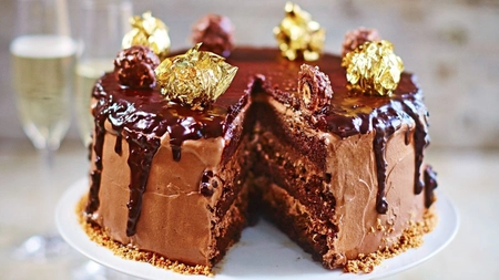 Cum să pregătești un tort Ferrero Rocher. Rețetă delicioasă pentru un desert rafinat