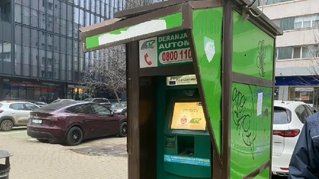 Automate de bilete vandalizate și jefuite la Iași