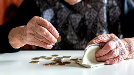 Decizie șoc pentru pensionari! Se majorează vârsta de pensionare! 