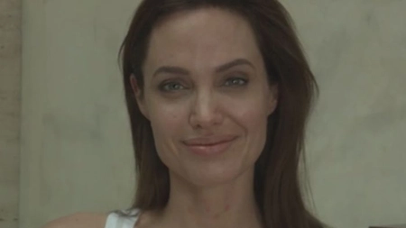 Angelina Jolie a slăbit foarte tare! De ce boală gravă suferă!