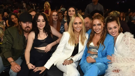 Billy Ray Cyrus, emoționat de fiicele Miley și Noah pe fondul zvonurilor de familie: „Plâng scriind asta”