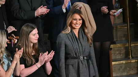 Cât a costat ținuta pe care a purtat-o Melania Trump la discursul președintelui în cadrul Congresului. Soția președintelui SUA a întors toate privirile