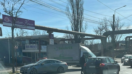 Accident rutier în Metalurgie! Două mașini s-au izbit
