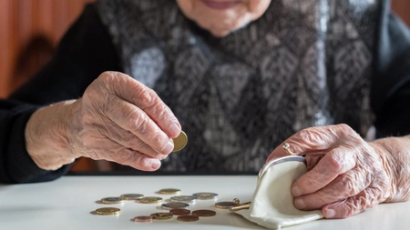 Pensionarii care nu vor mai lua ajutorul de 400 de lei la pensie în aprilie 2025!