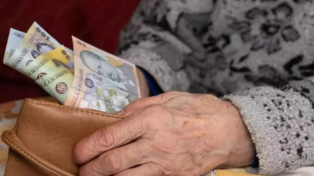 Vești proaste pentru pensionarii în luna mai! Când intră pensiile?