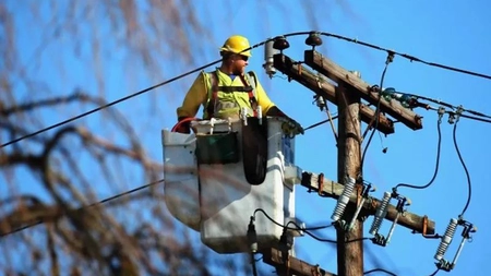 Clienții unui important furnizor de energie riscă să rămână fără curent! Iată motivul