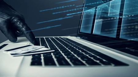 Reţeaua de site-uri clonate, care imită imaginea paginilor oficiale ale unor instituţii publice, televiziuni şi agenţii de presă, a fost reactivată