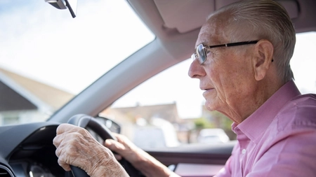 Se schimbă permisele de conducere ale pensionarilor! Noi reguli pentru șoferii în vârstă