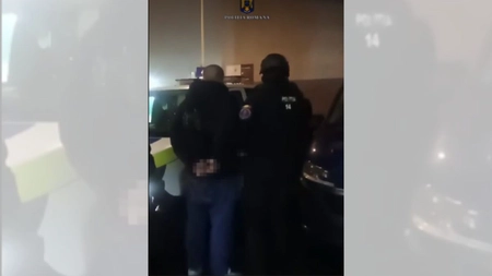 Urmărit internațional, adus în țară de polițiștii ieșeni