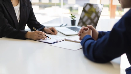Posturi part-time și cu normă întreagă în România! Compania care face angajări masive