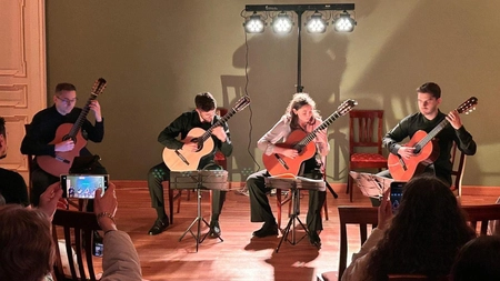 Două seri de chitară clasică, la Iași