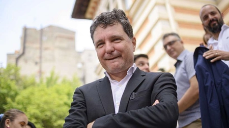 Nicușor Dan este omul sistemului mafiot! Este susținut de toate partidele corupte din România! PSD-PNL-UDMR-USR la picioarele habarnistului