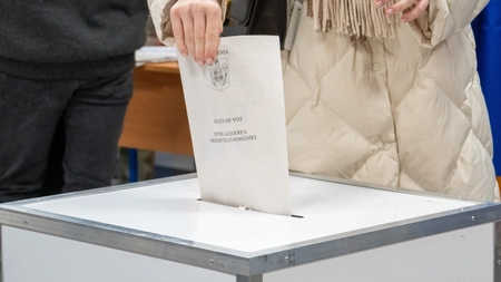 Dezbatere electorală! Candidații la prezidențiale sunt față în față - LIVE VIDEO, TEXT