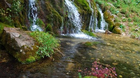 Cascada Izvorul Frumos. Micul Bigăr ascuns în Parcul Național Buila‑Vânturărița