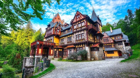 Ce obiective turistice poți vizita în Sinaia. Descoperă comorile din inima Carpaților