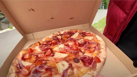 Cât costă cea mai scumpă pizza din București. În schimb, pe cea mai ieftină și-o permite toată lumea