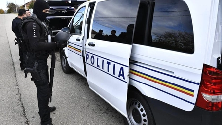 Caz de sclavie în România! Persoane obligate să muncească, ținute în barăci fără apă și curent și puse să lucreze câte 12-17 ore