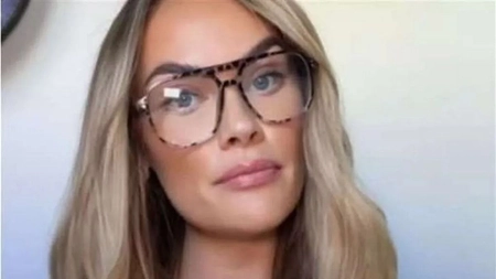 Și-a pus silicoane și acum riscă să dezvolte cancer! „Simt că am o bombă cu ceas în piept!”