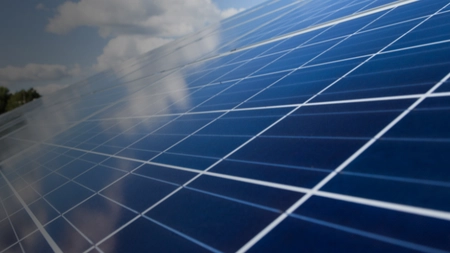 Cum să alegi panourile fotovoltaice potrivite pentru afacerea ta