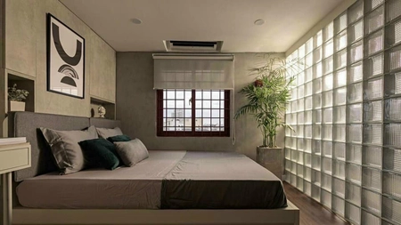 Cărămidă de sticlă, eleganță şi lumină. Iată idei de design modern pentru orice spațiu
