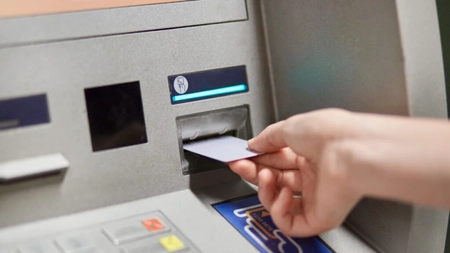 Sumele minime și maxime ce trebuie să le ai pe card! Ce economii sunt necesare în funcție de vârstă