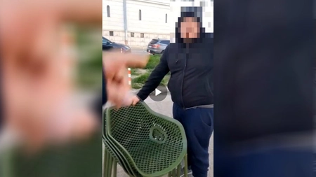 Un tânăr de 20 de ani, din Iași, a fost prins în timp ce fura scaune de la terasele de pe bulevardul Ștefan cel Mare