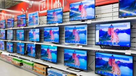 Cât curent consumă un televizor și cât vom plăti de la 1 iulie 2025! Se anunță vremuri grele pentru români!