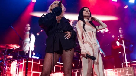 INNA și Alexandra Stan, mai mult dezbrăcate pe scenă, la Amsterdam! Publicul a fost în extaz! - GALERIE FOTO / VIDEO