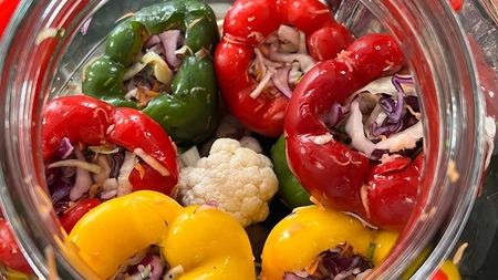 Ardeii umpluți cu varză la borcan – Rețetă tradițională pentru cele mai delicioase murături