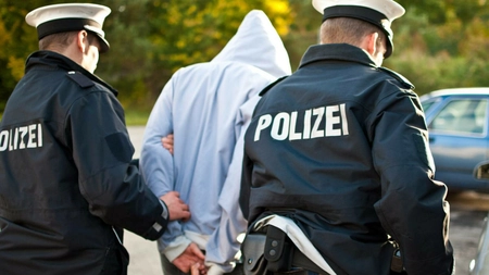 Confuzie penală în Germania! Un român a fost reținut după ce și-a furat propria mașină