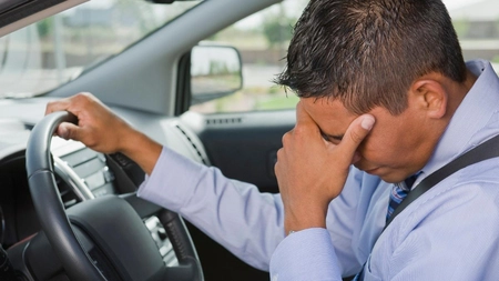 Boala care te lasă pe loc fără permisul de conducere! Nu mai poți urca la volan! 