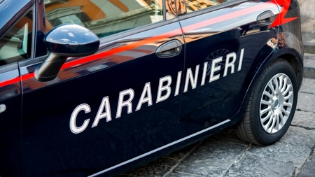 Alertă în Italia! Trupul unei femei, descoperit într-o mașină cu numere românești! Ce spun anchetatorii?