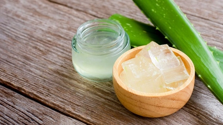 Cum se folosește frunza de aloe vera pentru față? Remediu natural pentru un ten sanatos și radiant!