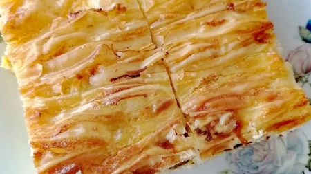 Foi de plăcintă cu brânză dulce și cu stafide – Rețetă clasică, delicioasă și foarte ușor de făcut