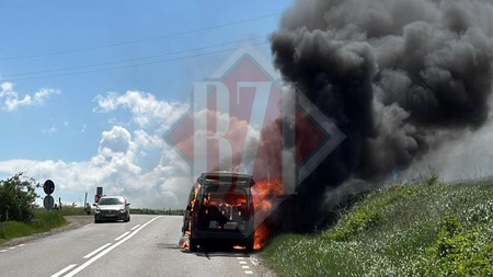 Incendiu în comuna Costuleni. O mașină a luat foc - UPDATE