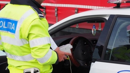 Un bărbat din Iași a ajuns pe mâna polițiștilor după ce a mers la un botez: „Nu aveam de ales”