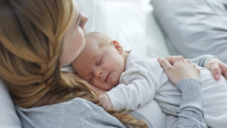 Care este cea mai tânără bunică din lume? Povestea uimitoare a unei românce care a surprins întreaga planetă!