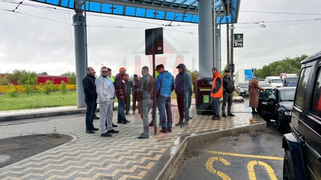 Transportatorii din Iaşi protestează împotriva noilor taxe de drum: „Ne vor băga în faliment”