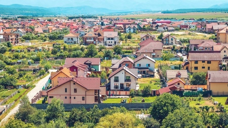 Este obligatoriu pentru românii care locuiesc la casă! Au nevoie de acordul vecinilor