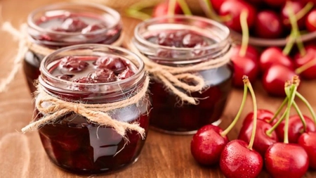 Rețeta pentru un gem de cireșe fără zahăr. Un preparat cu un număr redus de calorii!