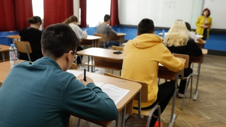 Ultima săptămână de școală pentru elevii de clasa a VIII-a din Iași. Pregătiri pentru Evaluarea Națională și cursuri online în școlile-centru de examen